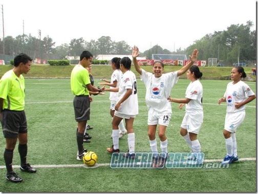 equipofemenino_vs_peten_29_agosto_2010_05