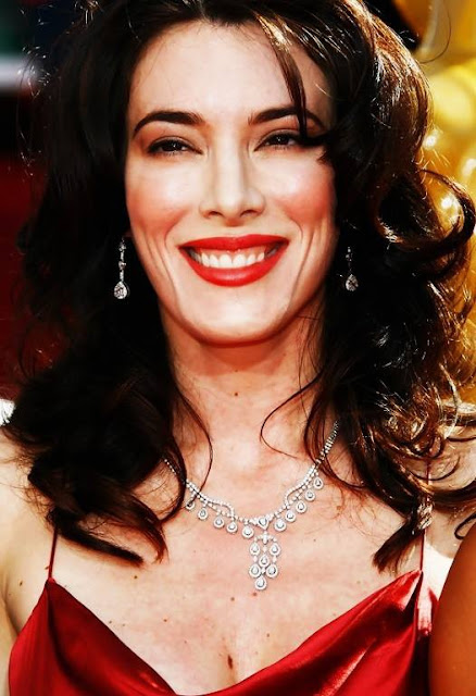 Jaime Murray Profile pictures, Dp Images, Display pics collection for whatsapp, Facebook, Instagram, Pinterest, Hi5.