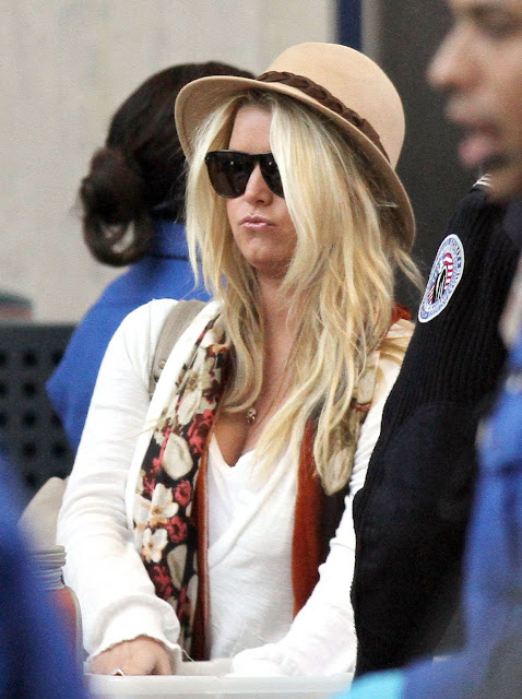 Jessica Simpson Spotted At LAX Airport Latest Pictures