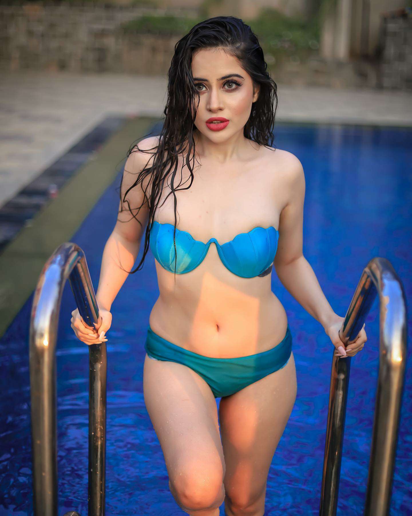 Urfi Javed hot bikini