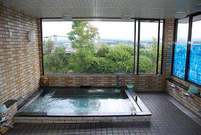 La magnifique salle de bain commune du Kawagushi-ko Station Inn