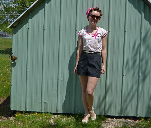 Flashback Summer:  Cutie Shorts and Finally-Arrived Spring! (simplicity 1093, butterick 9779)