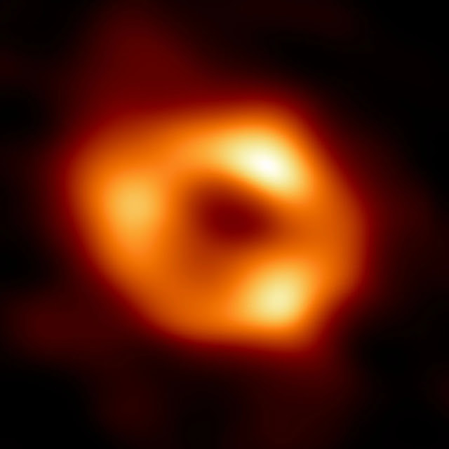 Primera imagen de nuestro agujero negro. Crédito: EHT Collaboration