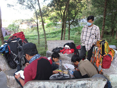 gunung lawu cemoro sewu