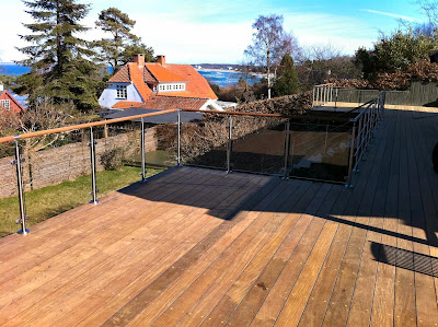 glasværn altan, gelænder og terrasse, gelænder glas pris, terrasse gelænder glas, trappe gelænder, ude terasse med glas, glasværn på tagterrasse, 