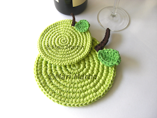 Crochet Placemat Apple