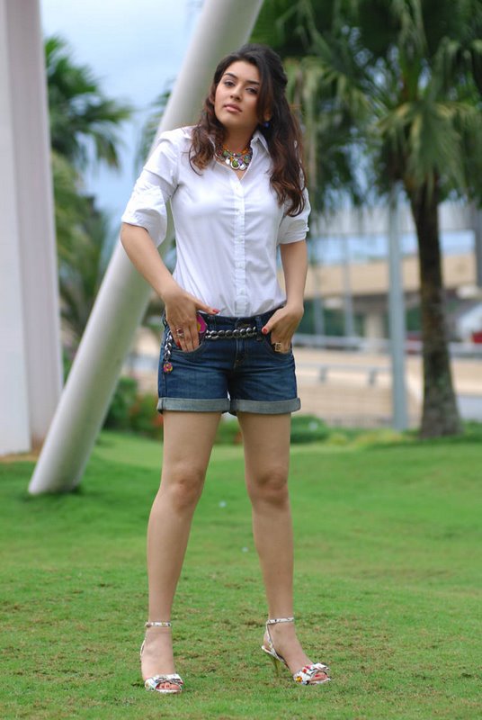 [Hansika+Motwani+in+Billa+Photos-+_15_.jpg]