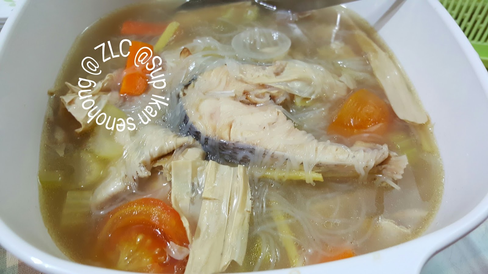 ZULFAZA LOVES COOKING: Iftar 9 : Sup ikan senohong, sambal 
