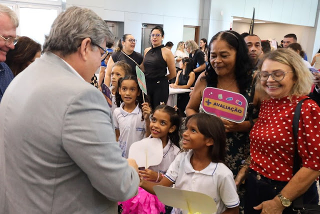 Em solenidade de um ano do ‘Alfabetiza Mais Paraíba’, governador premia escolas que atingiram metas de alfabetização na idade certa