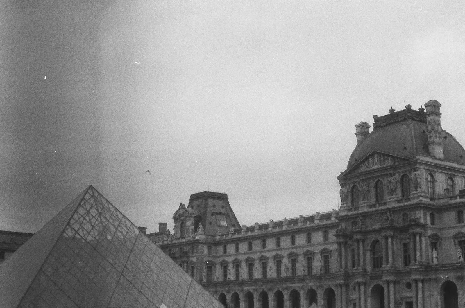Paris Louvre film