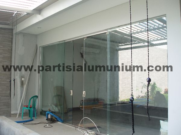 Partisi Aluminium kaca partisi kaca frameless kanopi 