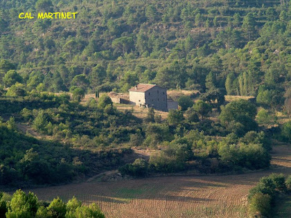 Cal Tresserra des del camí carener