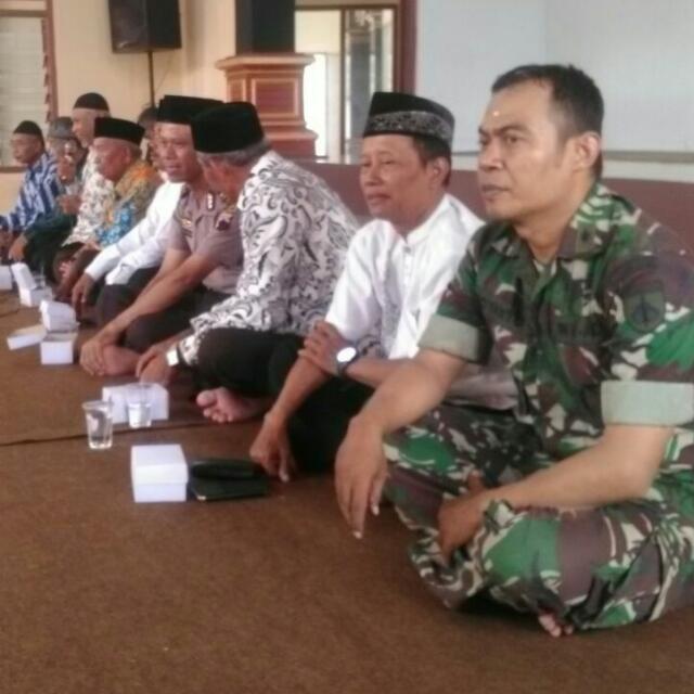 BABINSA LAWU LAKSANAKAN KOMSOS PADA PERTEMUAN RUTIN MUHAMMADIYAH NGUTER