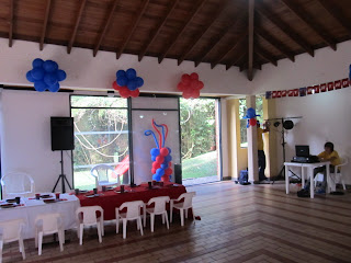 DECORACION DE GLOBOS DEL HOMBRE ARAÑA