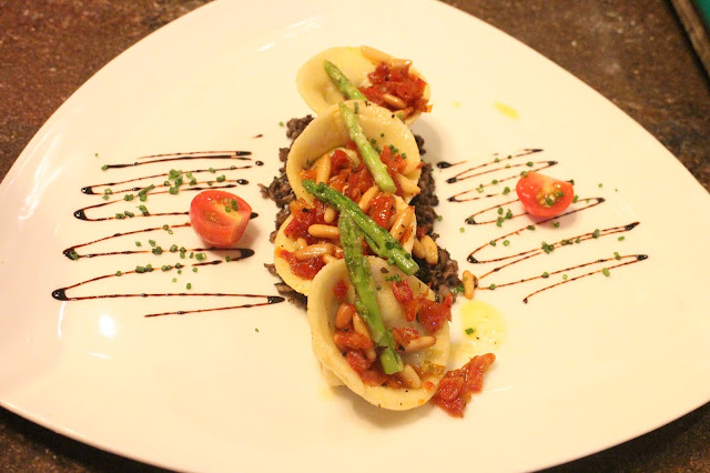 Food, Food Photography, Tortillas,  Ricotta Spinach Filled Tortellini on the Bed of Mushrooms, recipe, recipe of  Ricotta Spinach Filled Tortellini on the Bed of Mushrooms