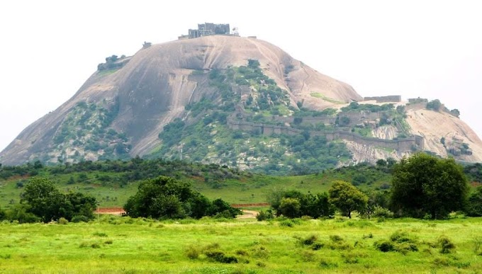 देखिए एक ही पहाड़ से तराशा हुआ तेलंगाना का अद्भुत भुवनगिरी किला  (Bhuvanagiri  TOURIST PLACE)