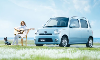 2010 Daihatsu Mira Cocoa Car Wallpaper