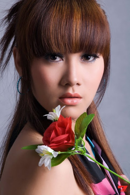 cute model girl aye myat thi han