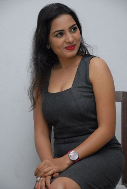 Tamil actress Srushti Dange hot stills