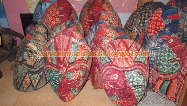  Kerajinan  Topeng Batik Kayu  Souvenir Tradisional