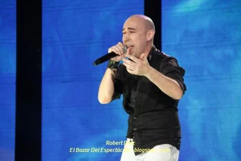 Robert Díaz.jpg