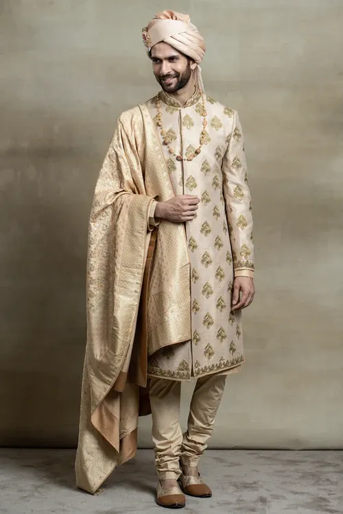 Biyer Sherwani 2023 - Biyer Sherwani Collection - Boys Sherwani Punjabi Design - Biyer Sherwani Rental - biyer sherwani pic - NeotericIT.com