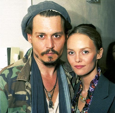 vanessa paradis and johnny depp kissing. vanessa paradis and johnny