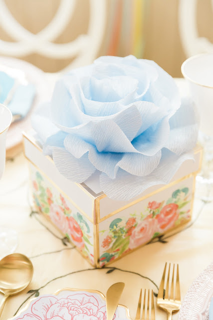 wedding and party decor inspiration using gift boxes | Creative Bag and Historia Wedding and Event Planning