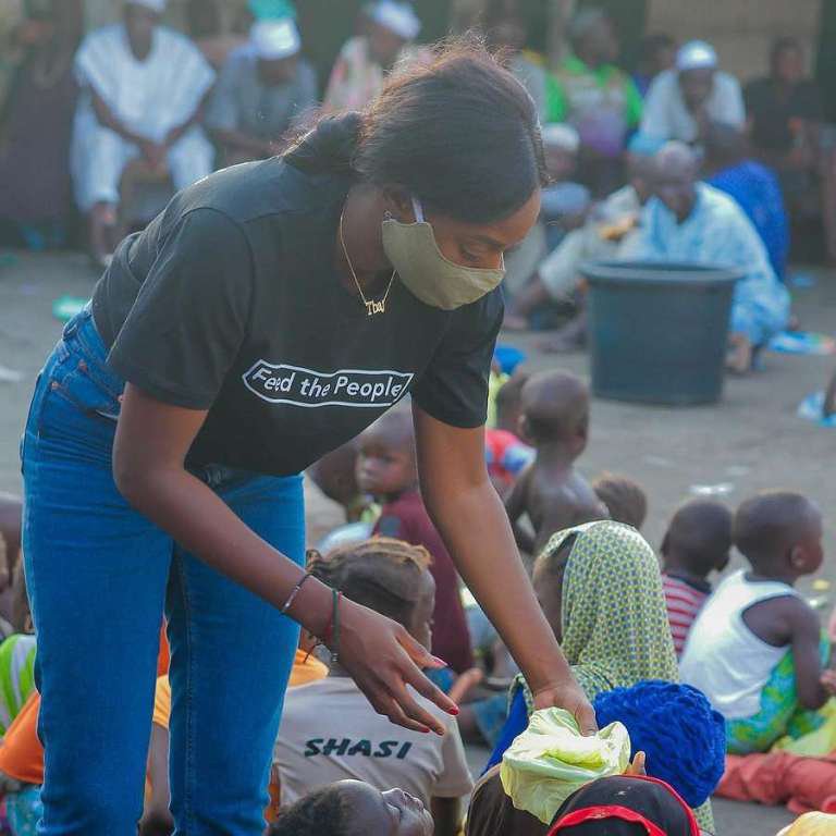 BBNaija’s Tolanibaj melts hearts as she feeds over 350 less privileged persons (Photos/Video)