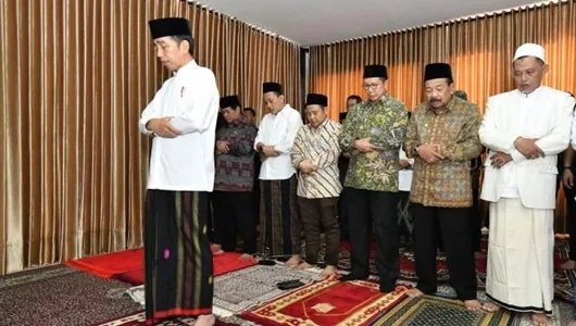 Elektabilitas Jokowi di Kalangan Pemilih Muslim Cenderung Turun