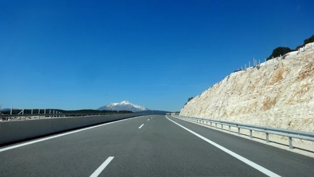 Αίρεται η απαγόρευση κυκλοφορίας φορτηγών στον αυτοκινητόδρομο Κορίνθου - Καλαμάτας