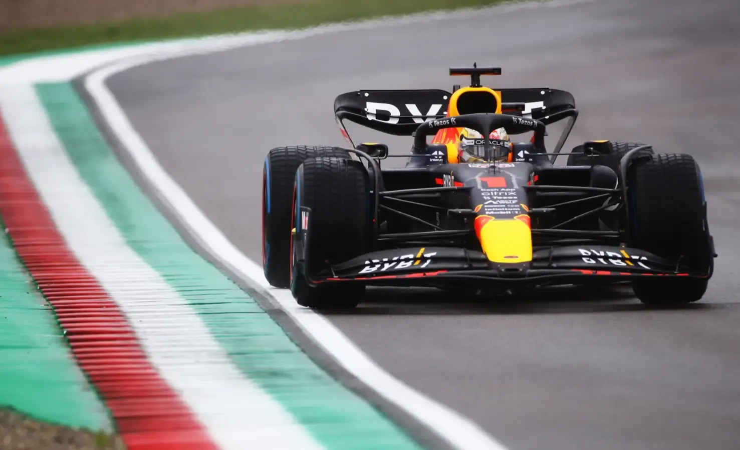 Max Verstappen conquista la pole del gran premio dell'Emilia Romagna 2022