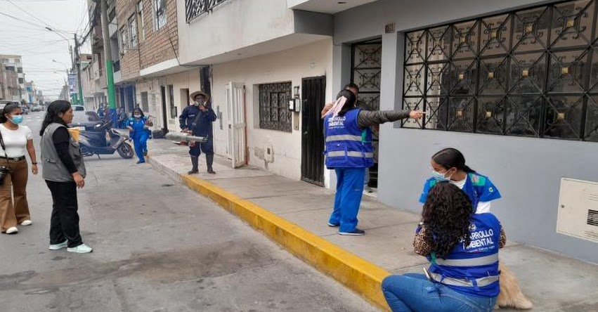 Fumigan colegios y casas por dengue en Carmen de la Legua - Callao