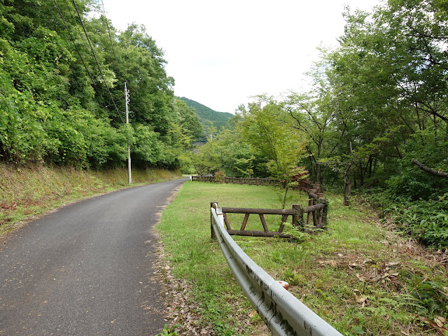 鳥取県西伯郡南部町下中谷　緑水湖遊歩道