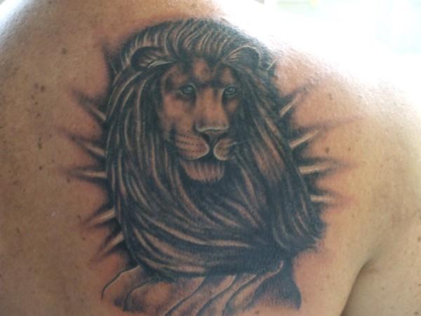 There are also several lion tattoo designs, which under a scrutinizing eye, 