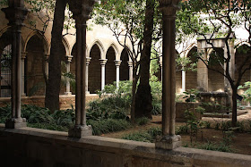 Gothic cloister in Santa Anna church