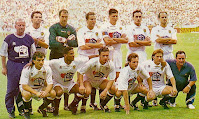 VALENCIA C. F. - Valencia, España - Temporada 1994-95 - Giner, Zubizarreta, Roberto, Penev, Poyatos y Fernando; Camarasa, Mazinho, Mijatovic, Juan Carlos y Gaizca Mendieta - REAL CLUB DEPORTIVO DE LA CORUÑA 2 (Manjarín, Alfredo) VALENCIA C. F. 1 (Mijatovic) - 24/06/1995 - Copa del Rey, final - Madrid, estadio Santiago Bernabeu - El partido se suspendió por una tromba de agua y se reanudó el día 27/06/1995. El Deportivo ganó su primer título de Copa