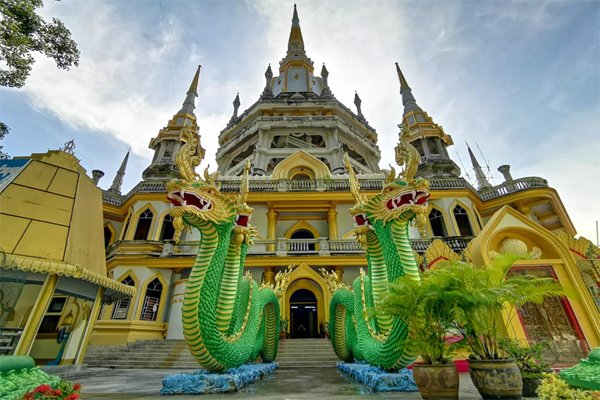 Wat Tham Suea Krab