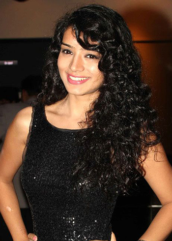 Sukirti Kandpal HD Wallpaper Free Download