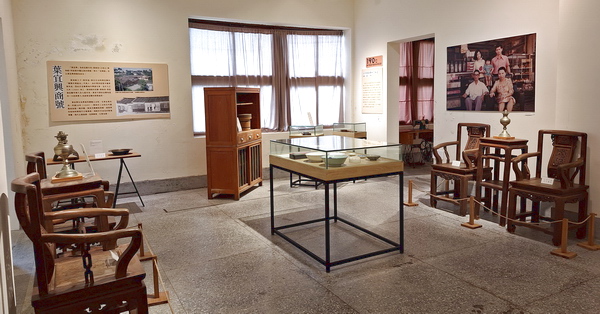 宜蘭人故事館歷史建築前宜蘭縣議會活化再利用，展覽、文創、美食