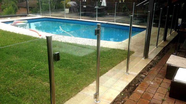 Frameless Pool Fence