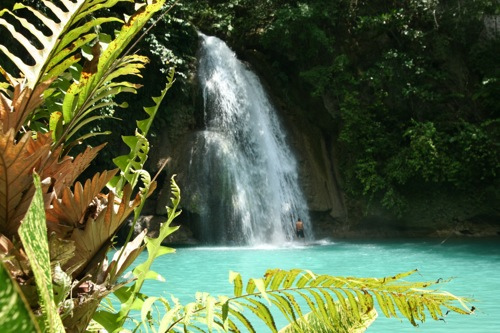 [kawasan_falls_loren2.jpg]