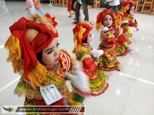 Traditional dance competition 2018
