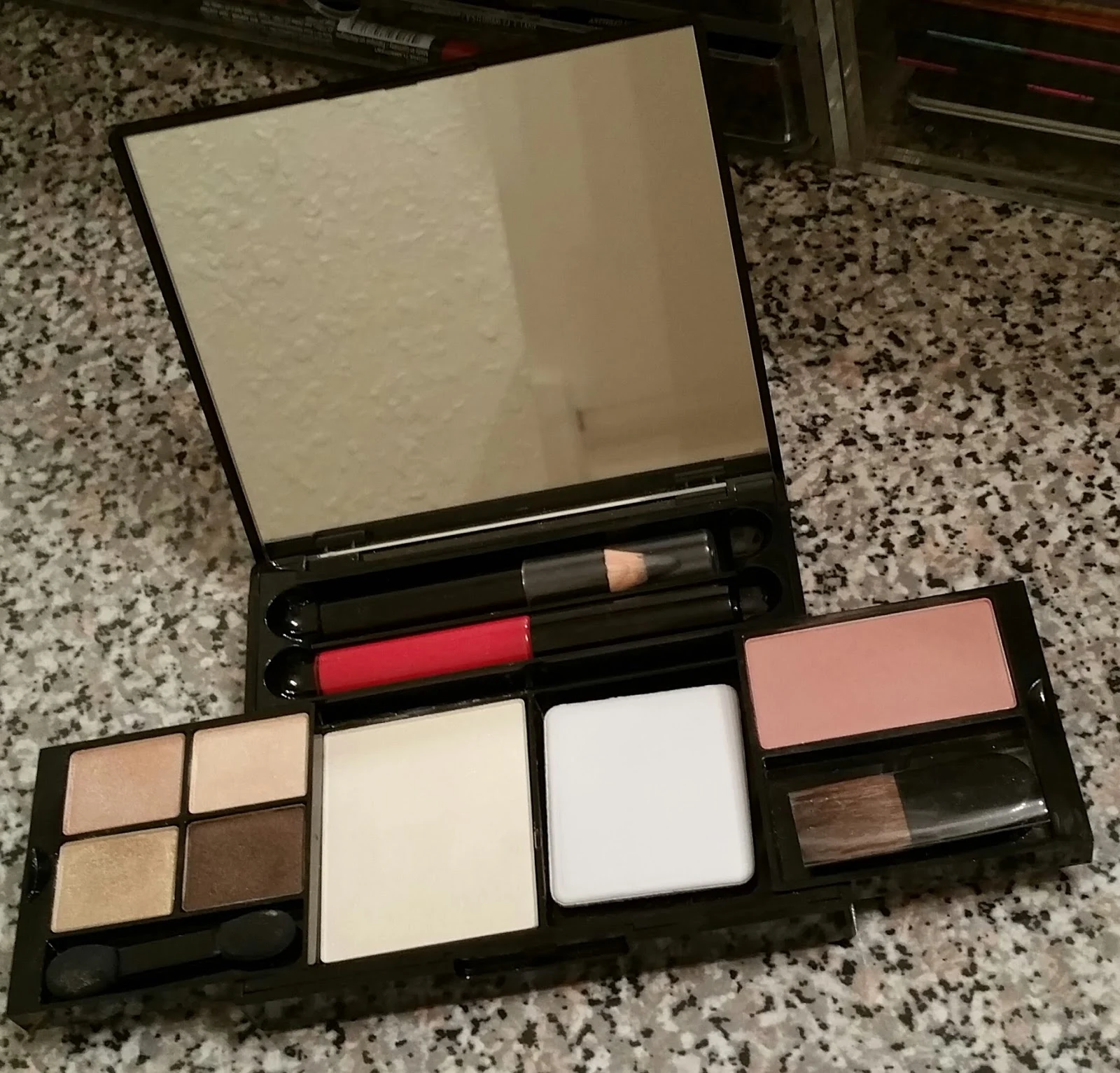 Beauty And More By Pilar Maybelline Gilded In Gold Palette Review FOTD