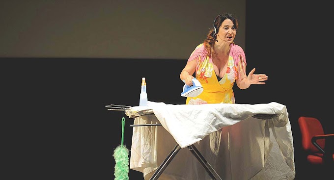Teatri uniti: 'Donne' di Rosalia Porcaro domani 30 Luglio a Campomaggiore e il 31 a Irsina