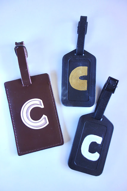 monogram, luggage tag with C logo, bag tag, travel accessories, blah to TADA, sticker, Sharpie paint pen, acrylic paint, paintbrush, handlettering, personalize a luggage tag