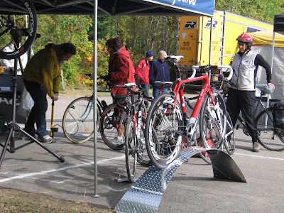 Kiosque de vÃ©los Ã  6,000 pesant 15 livres (photo personnelle)