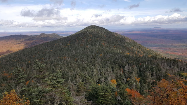 Vue sur le mont Victoria à partir du Pic des Crépuscules