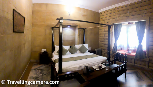 While searching for an accommodation in Jaisalmer, we were in two minds. There were three options. We could stay within the Golden Fort, or we could stay in old Jaisalmer, or we could stay in the newer parts of the city, which would be slightly far from the fort.