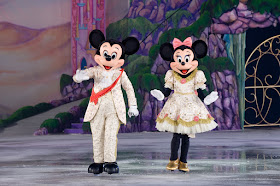 Mickey and Minnie Mouse on ice 